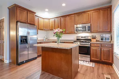 285 Regency Court Unit B Court, Wauconda, IL 60084 - Photo 3