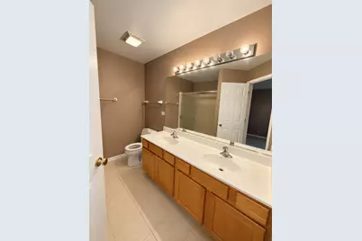 527 Cary Woods Circle, Cary, IL 60013 - Photo 11