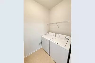 527 Cary Woods Circle, Cary, IL 60013 - Photo 15