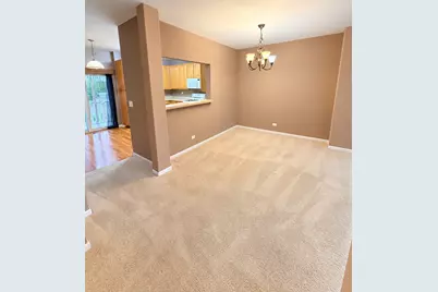 527 Cary Woods Circle, Cary, IL 60013 - Photo 5