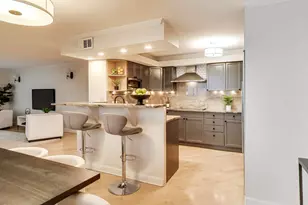 201 E Chestnut St, Chicago, IL 60611 - Photo 25