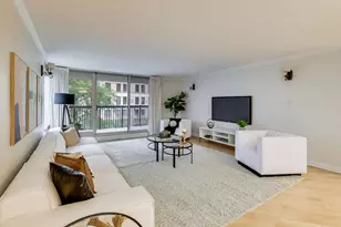 201 E Chestnut St, Chicago, IL 60611 - Photo 19
