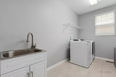 685 Insull Drive, Vernon Hills, IL 60061 - Photo 17