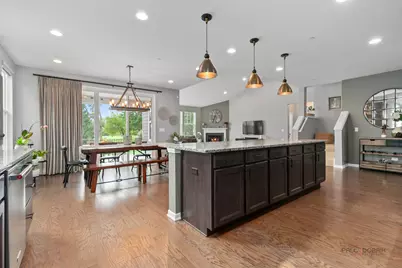 685 Insull Drive, Vernon Hills, IL 60061 - Photo 9