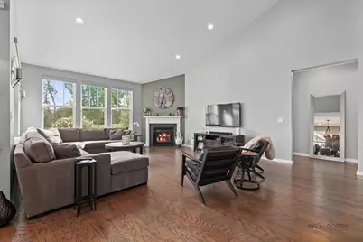 685 Insull Drive, Vernon Hills, IL 60061 - Photo 3