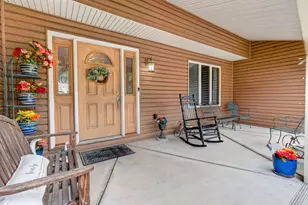 408 S Brookshore Dr, Shorewood, IL 60404 - Photo 3