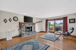 408 S Brookshore Dr, Shorewood, IL 60404 - Photo 9