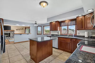 408 S Brookshore Drive, Shorewood, IL 60404 - Photo 15
