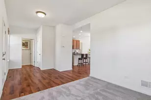 2009 Mayfair Dr, Island Lake, IL 60042 - Photo 5