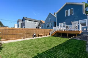 3520 W Melrose St, Chicago, IL 60618 - Photo 27