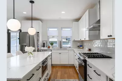 3520 W Melrose Street, Chicago, IL 60618 - Photo 3