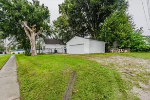 1328 N Mason St, Bloomington, IL 61701 - Photo 3