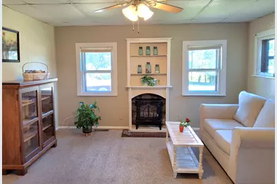 406 Cottage Row, Sycamore, IL 60178 - Photo 5