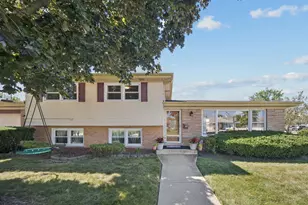 8157 N Root Ct, Niles, IL 60714 - Photo 1