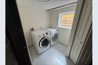 906 N Lavergne Avenue, Chicago, IL 60651 - Photo 15