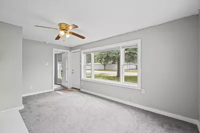 711 W Howard Street, Pontiac, IL 61764 - Photo 7