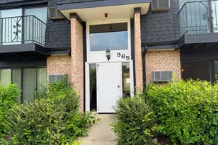 965 Westmoreland Dr, Vernon Hills, IL 60061 - Photo 1