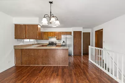 830 Hiawatha Drive, Elgin, IL 60120 - Photo 7