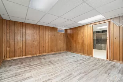 830 Hiawatha Drive, Elgin, IL 60120 - Photo 21