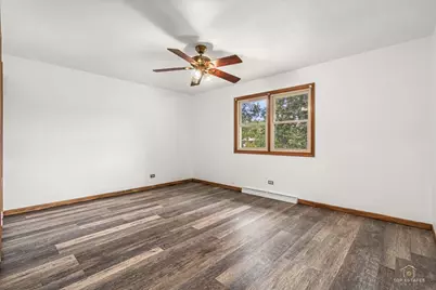 830 Hiawatha Drive, Elgin, IL 60120 - Photo 13