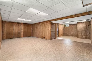 830 Hiawatha Dr, Elgin, IL 60120 - Photo 25
