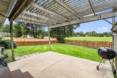 830 Hiawatha Drive, Elgin, IL 60120 - Photo 29
