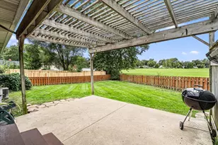 830 Hiawatha Dr, Elgin, IL 60120 - Photo 29