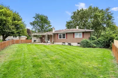 830 Hiawatha Drive, Elgin, IL 60120 - Photo 27