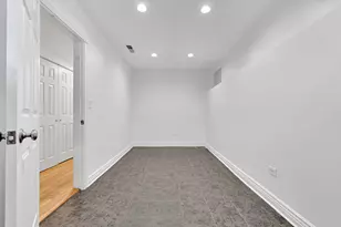 2439 N Seminary Ave, Chicago, IL 60614 - Photo 23