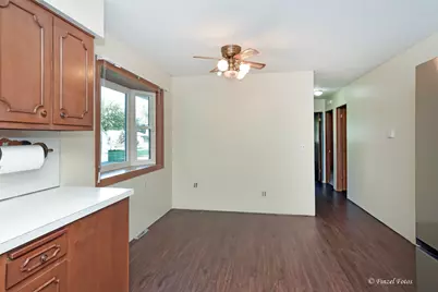 206 S Maple Avenue, Byron, IL 61010 - Photo 5