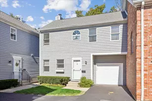 812 Chestnut St, Deerfield, IL 60015 - Photo 1