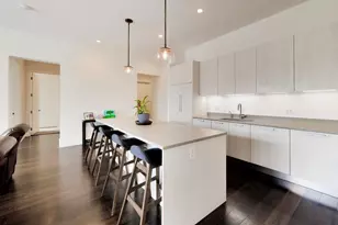 367 W Locust St, Chicago, IL 60610 - Photo 7