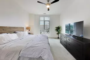 367 W Locust St, Chicago, IL 60610 - Photo 11