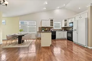 1524 Belclare Rd, Normal, IL 61761 - Photo 5