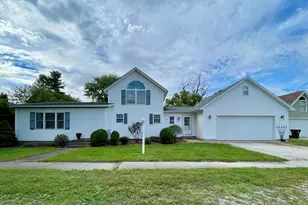 567 S Chestnut St, Chebanse, IL 60922 - Photo 1