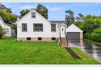 211 N Graylynn Drive, Mount Prospect, IL 60056 - Photo 1