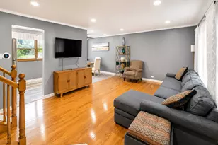 476 Raupp Blvd, Buffalo Grove, IL 60089 - Photo 5