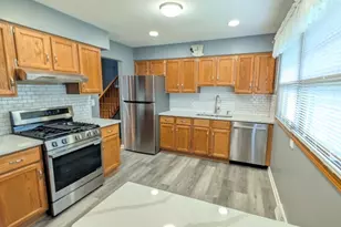 476 Raupp Blvd, Buffalo Grove, IL 60089 - Photo 3