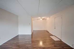 611 N Briar Hill Ln, Addison, IL 60101 - Photo 3