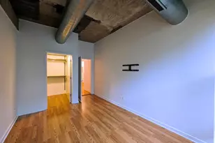 1033 W 14th Pl, Chicago, IL 60608 - Photo 11