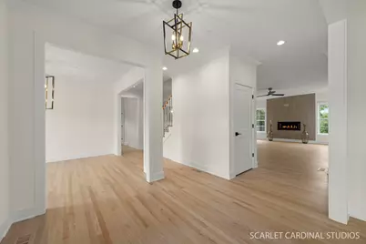 835 Avon Court, Glen Ellyn, IL 60137 - Photo 5