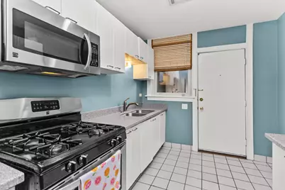 805 W Belle Plaine Avenue #103, Chicago, IL 60613 - Photo 9