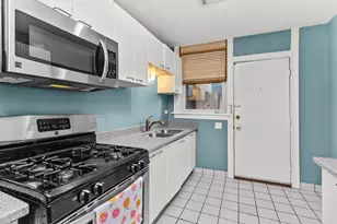 805 W Belle Plaine Ave, Chicago, IL 60613 - Photo 9