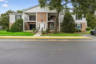 959 Golf Course Rd, Crystal Lake, IL 60014 - Photo 1