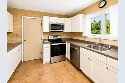 1329 Elm Drive, Schaumburg, IL 60194 - Photo 7