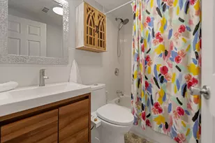 1427 W Superior St, Chicago, IL 60642 - Photo 7