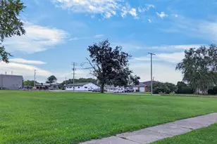 132 N Franklin St, Byron, IL 61010 - Photo 3