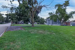 132 N Franklin St, Byron, IL 61010 - Photo 1