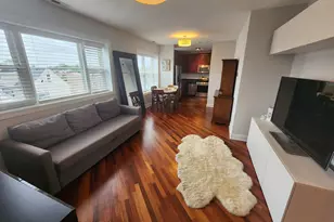 3335 W Belle Plaine Ave, Chicago, IL 60618 - Photo 7