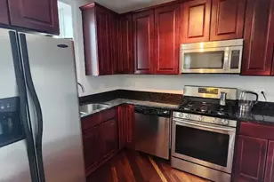 3335 W Belle Plaine Ave, Chicago, IL 60618 - Photo 3